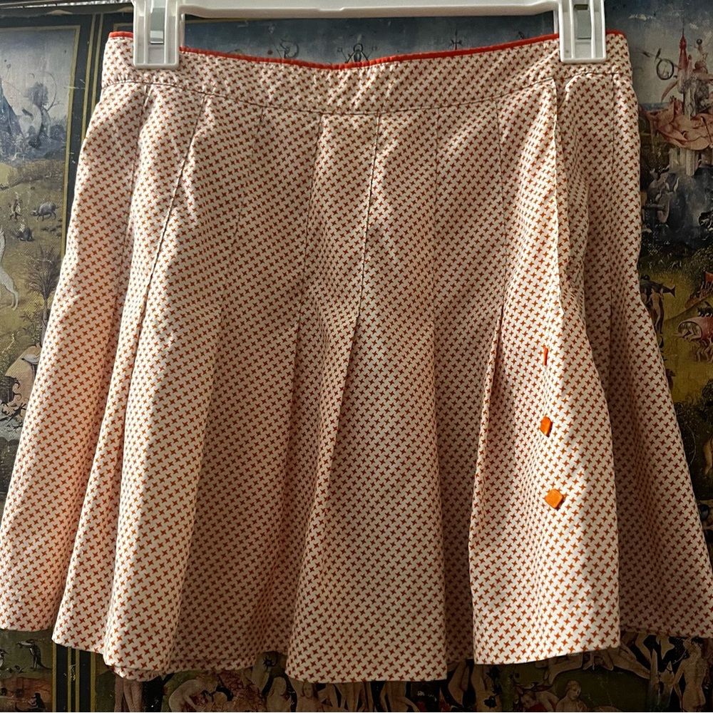 Vintage ‘Tail’ Red and Cream Patterned Mini Skirt. So adorable.